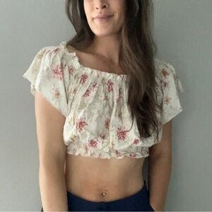 En Creme NWT Cropped Blouse